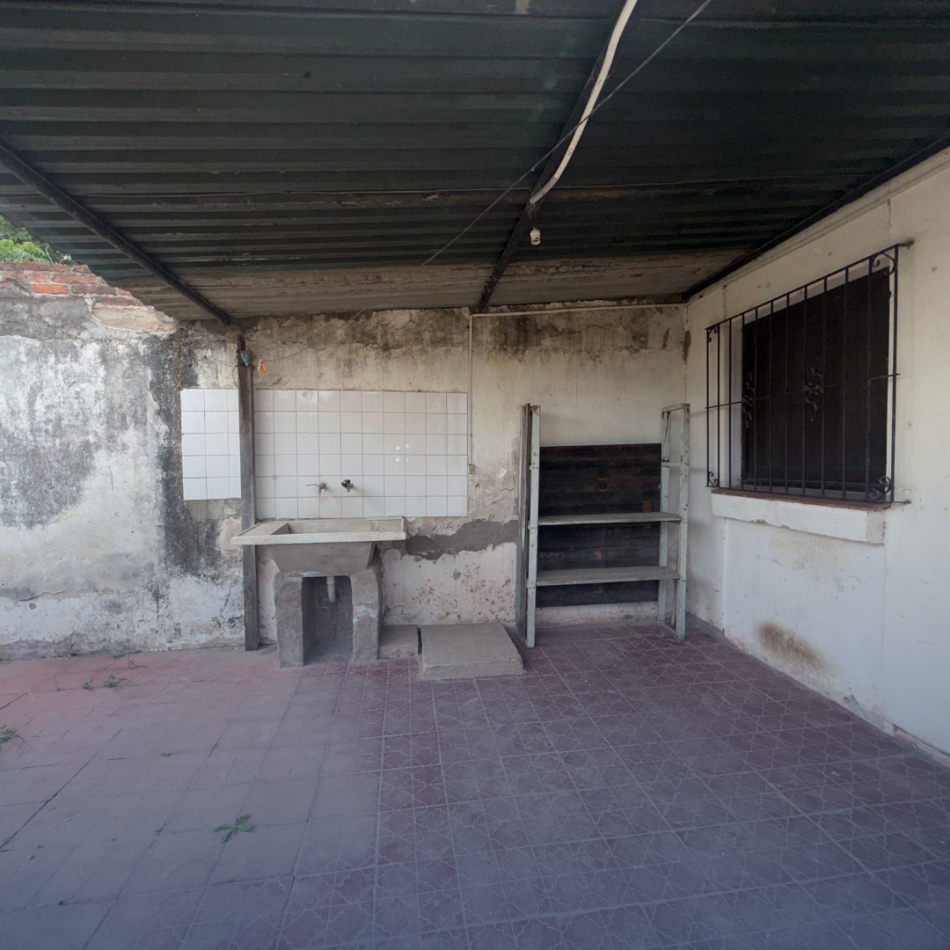 CASA EN BARRIO UNIVERSITARIO