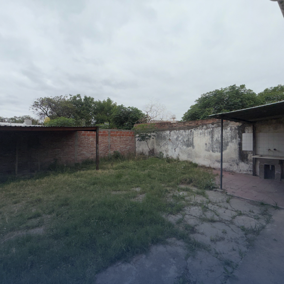 CASA EN BARRIO UNIVERSITARIO