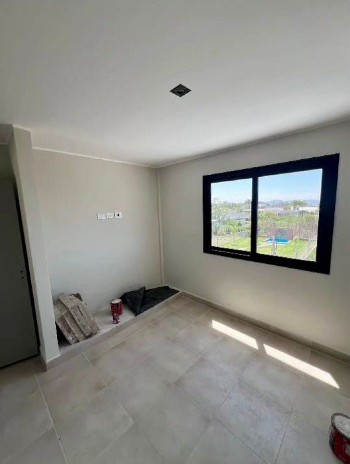  EN VENTA: Duplex Moderno en Los Robles - La Silleta