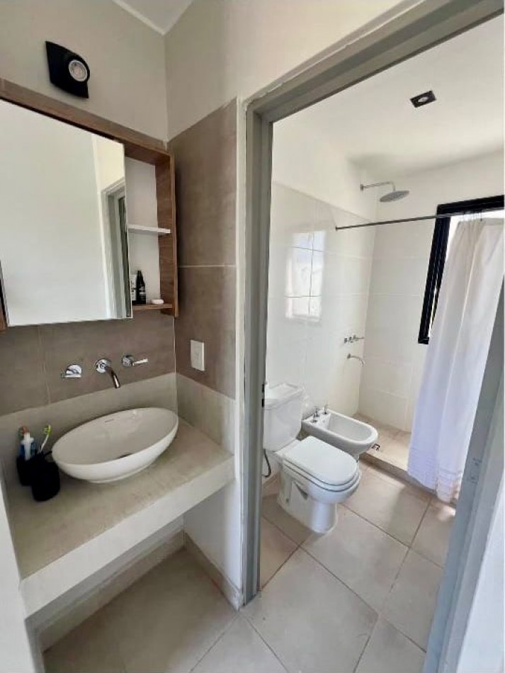  EN VENTA: Duplex Moderno en Los Robles - La Silleta